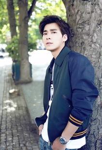 吃瓜娱乐圈男明星张艺兴,娱乐圈的瓜田明星,从偶像到实力派